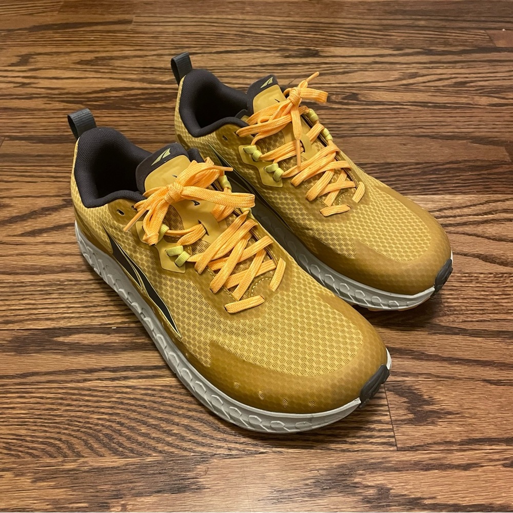 Altra Outroad M10